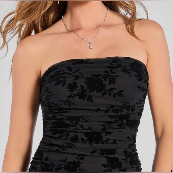 Windsor Flocked Velvet Black Back Bow Strapless Dress - Picture 6 of 7